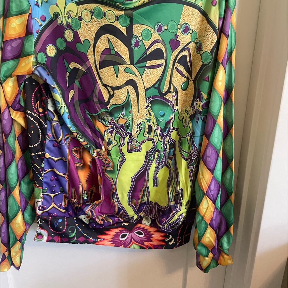 Mar-di-gras hoodie. bought as a small but could be a med..never worn.